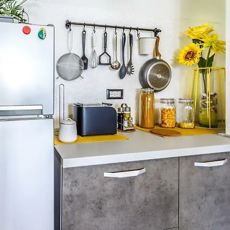 Arnold Apartment