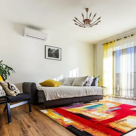 Arnold Apartment